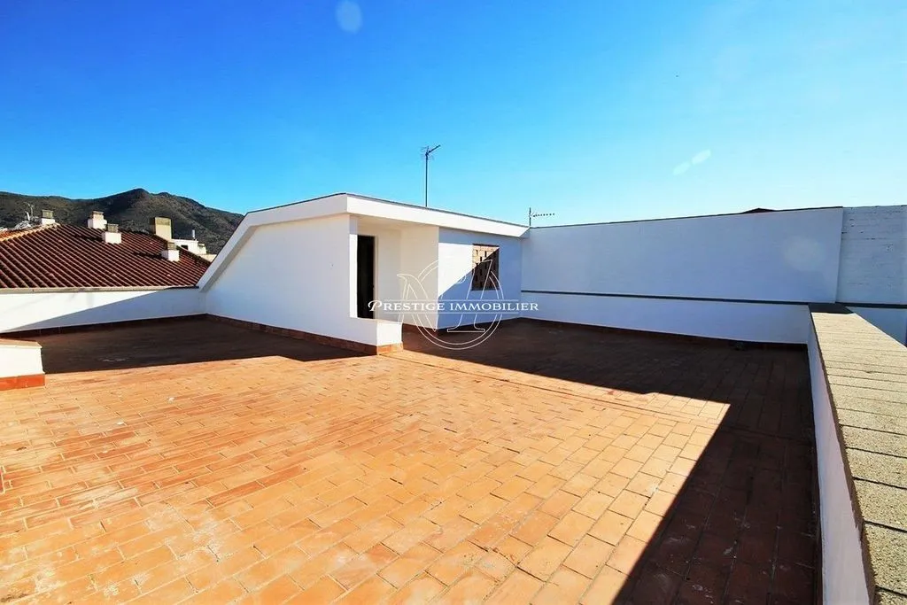 Terrass - Luxury Apartments with Commercial Space in Roses