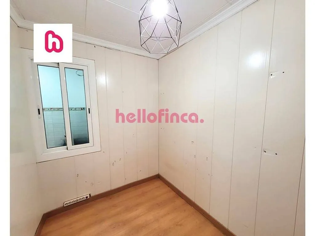 Toad - Ground Floor Flat with Terrace in Sant Jordi, Ripollet