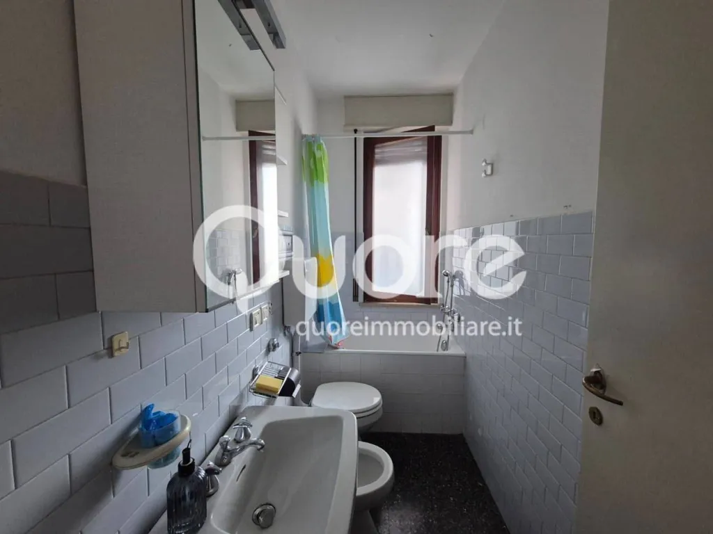 Salles de bain - Spacious Apartment with Castle View in Udine