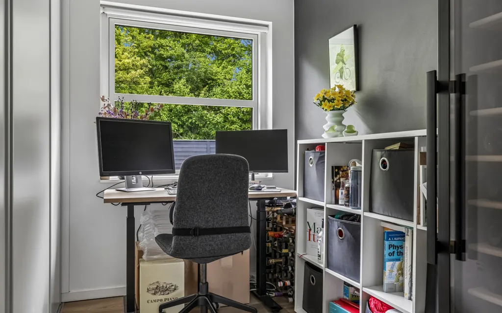 Bureau - Modernised Villa with Garden in Pip Quarter