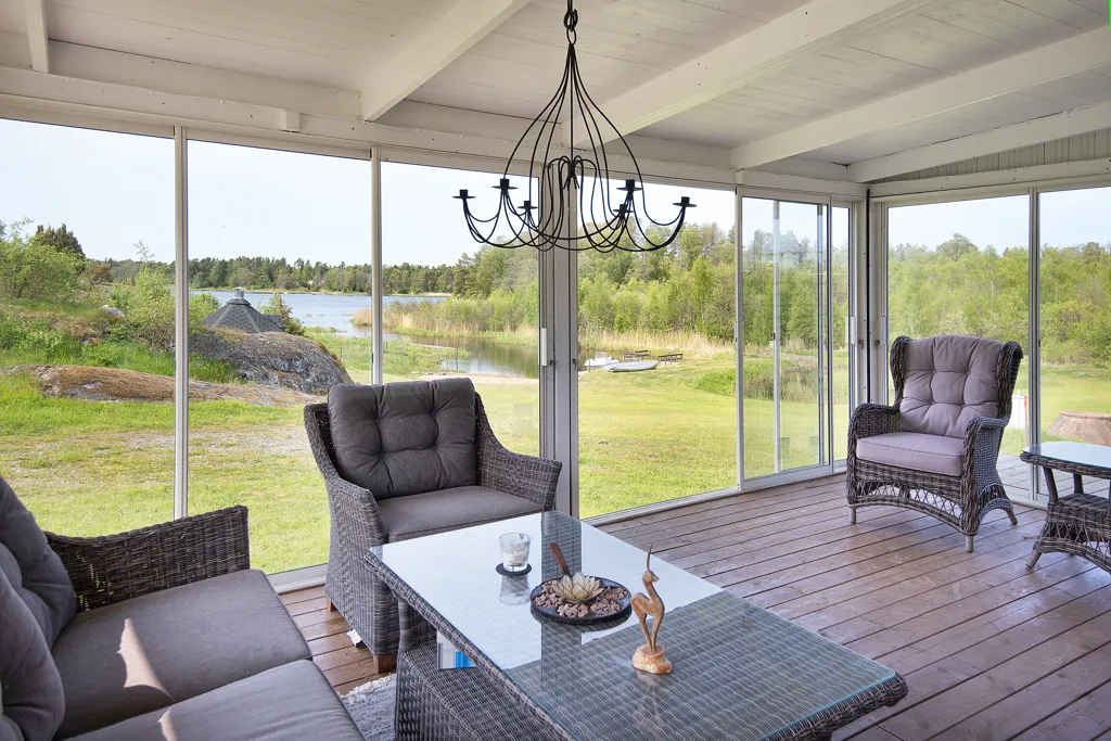 Terrasse - Waterfront House with Boat Slip in Gräddö