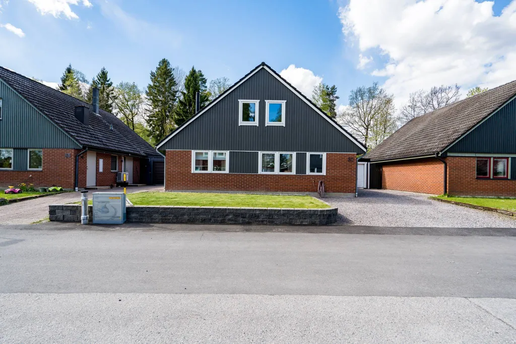 6-toaline maja asukohas Hallsbergs kommun