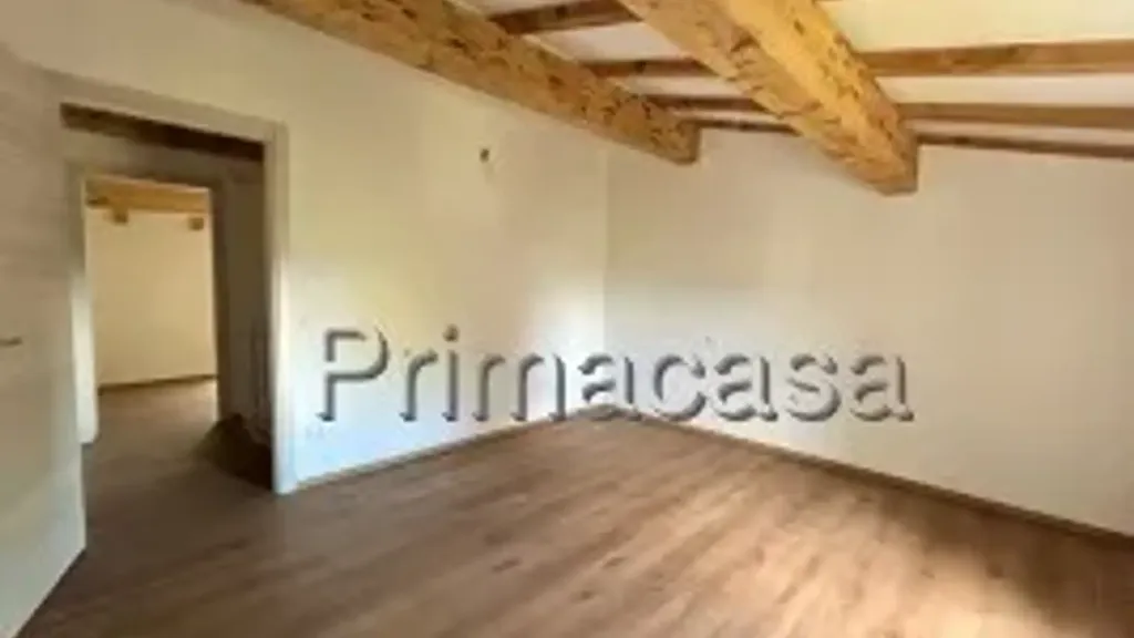 Toad - Rustic Terraced Villa with Garden in Erbezzo