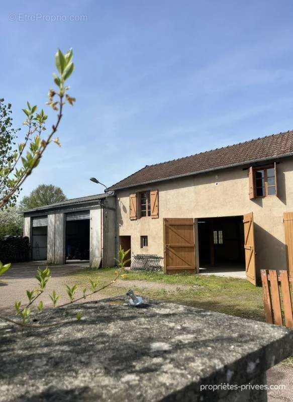 Maison 5 pièces à Lormes