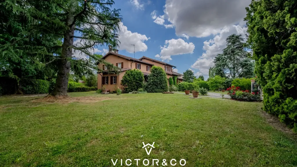 Garden - Villa with Garden in Novara