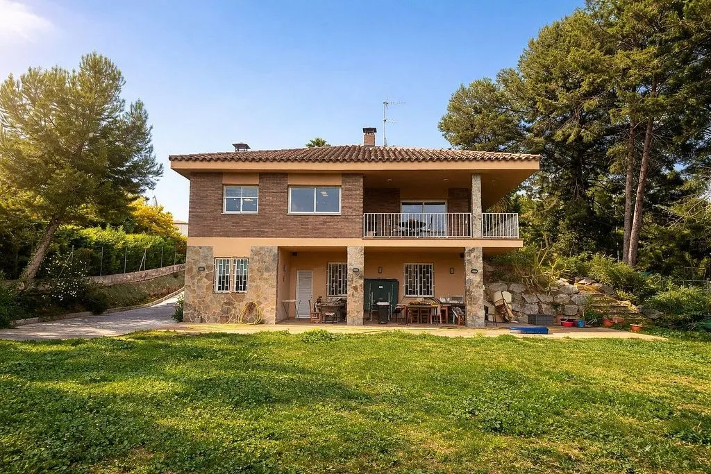 Extérieur - Luxury Detached House with Wellness Features in Sabadell