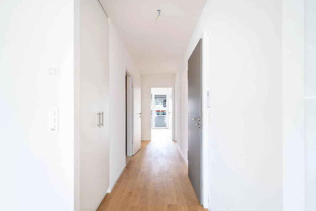 Entrée - 4.5-Piece Apartment with Lake View Balcony
