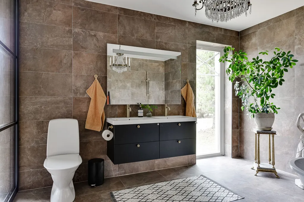 Bagni - Renovated Villa with Workshop in Degernäs
