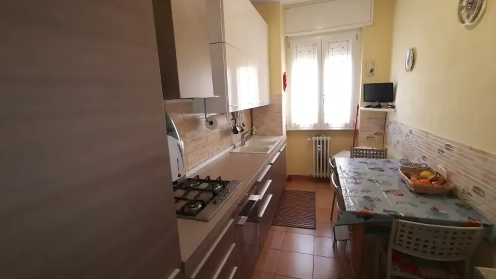 Köök - 3-Bedroom Apartment with Balcony in Meda