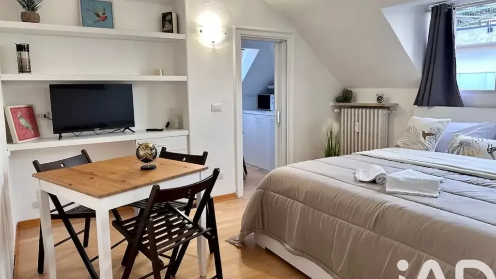 Magamistoad - Modern Studio with Balcony in Milan