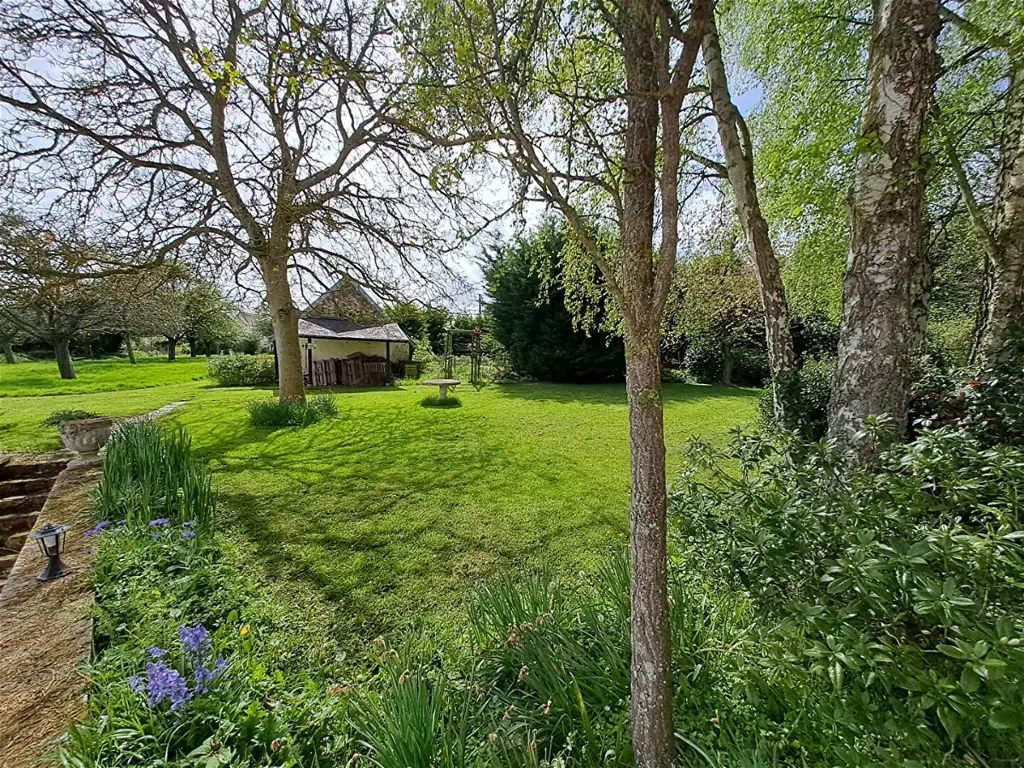 Jardin - Longère en Pierre avec Jardin à Nonant