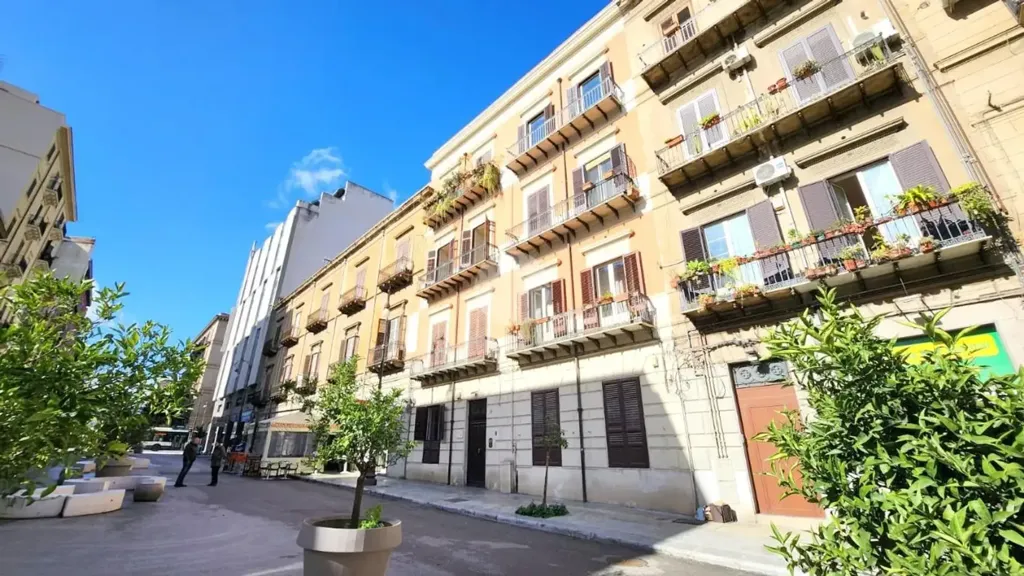 Välivaade - Apartment with Balcony in Palermo's Historic Centre