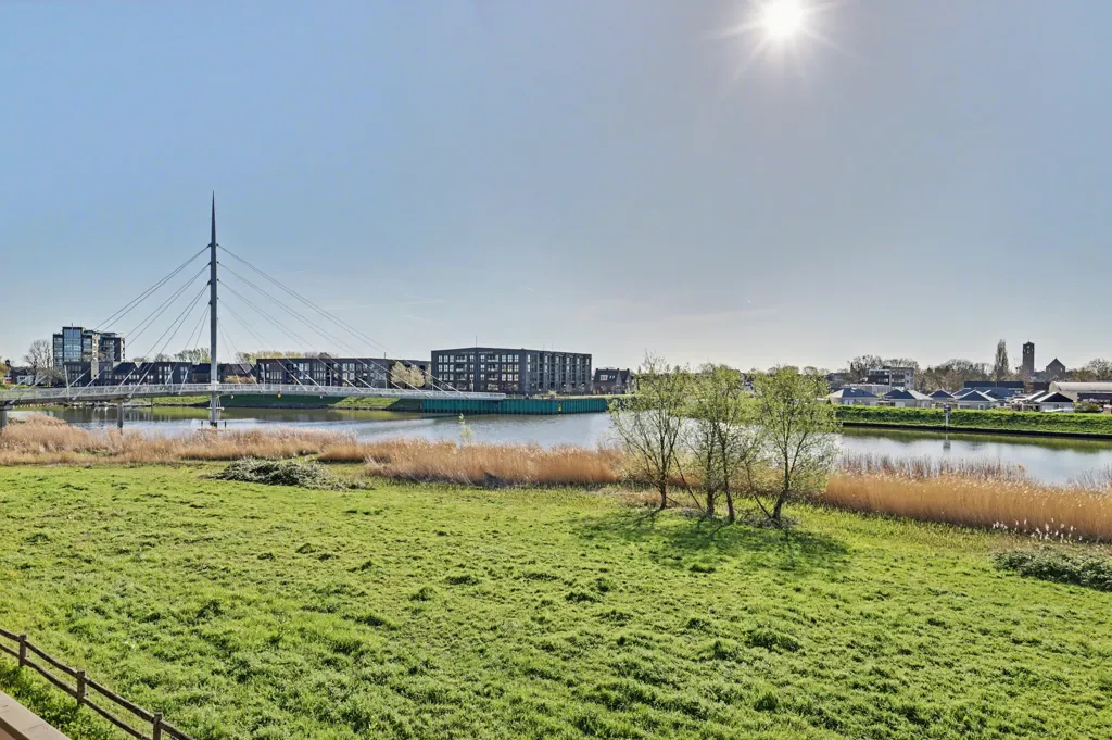 Corner Flat with River View in Brandepoort