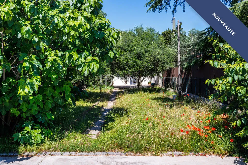 Aed - House with Garden in Saint Barnabé, Marseille