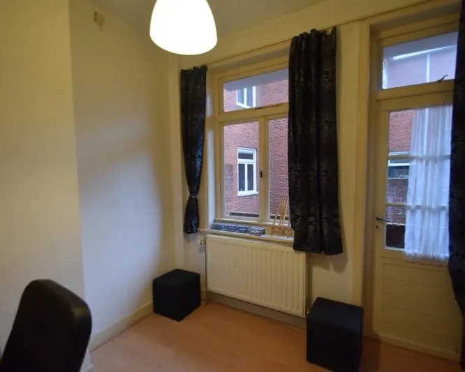 Magamistoad - Room with Balcony near Central Station