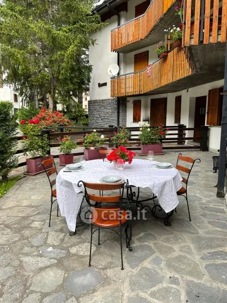 Terrass - Rustic Trilocale with Garden in La Salle