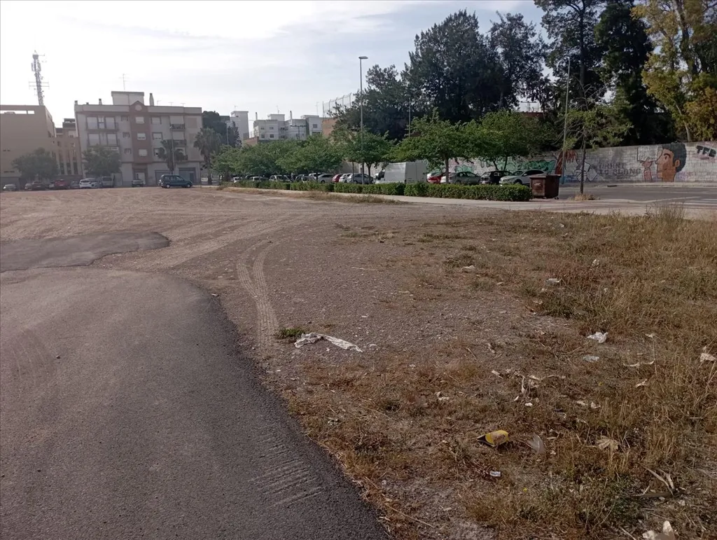 Jardin - Urban Plot with Development Potential in Massamagrell