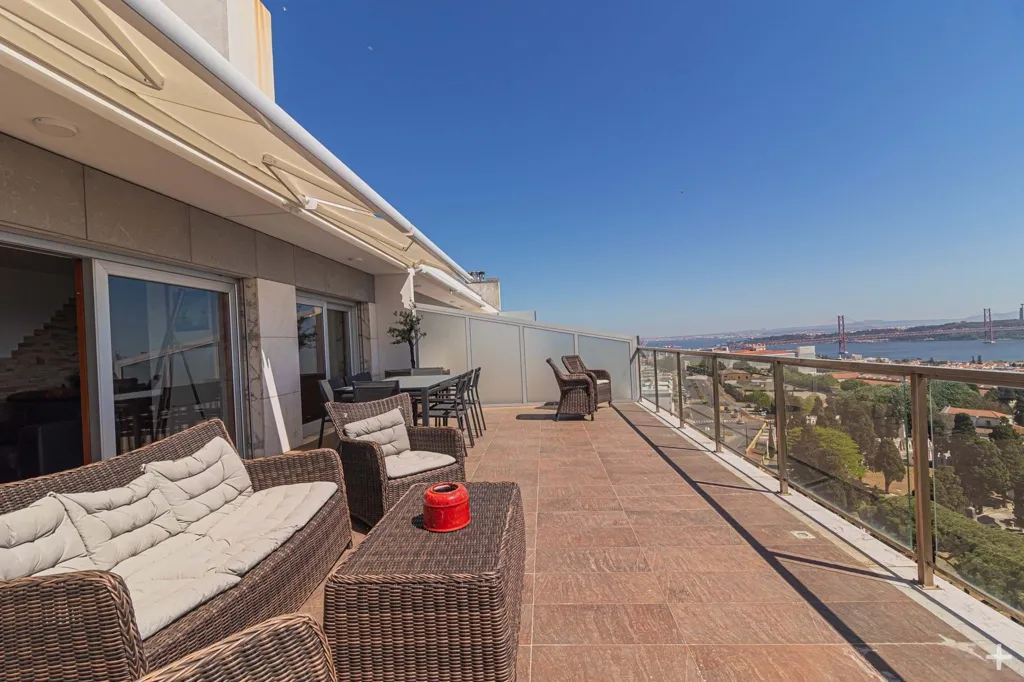 Terrasse - Duplex Apartment with Tejo View in Lisbon