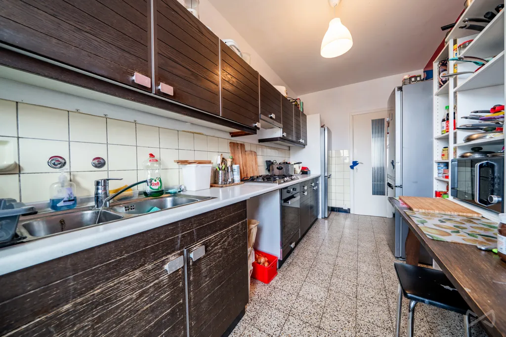 Köök - Spacious Apartment with Terrace in Schaerbeek