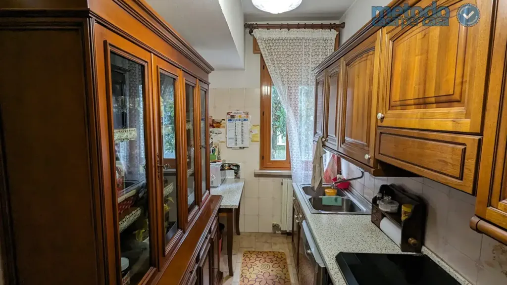 Kitchen - Villa with Workshop and Apartments in Gavello