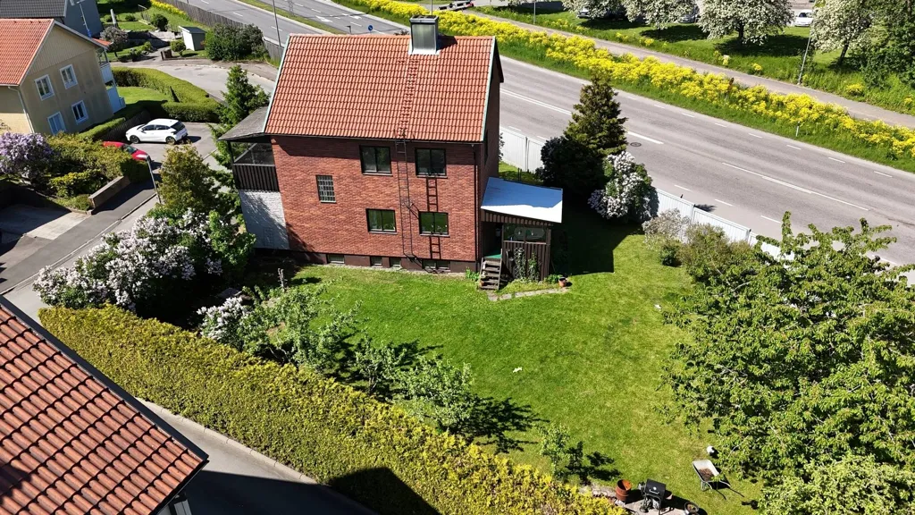 6-toaline maja asukohas Skövde kommun