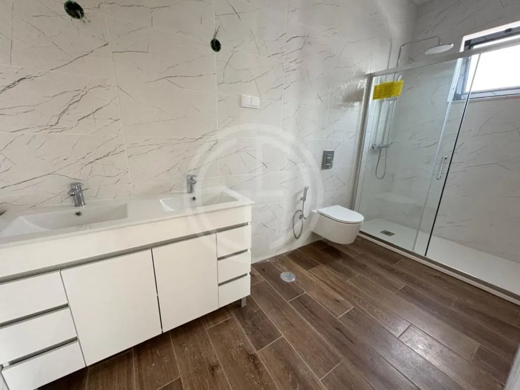 Salles de bain - 3-Bedroom Semidetached House in Faro Centre