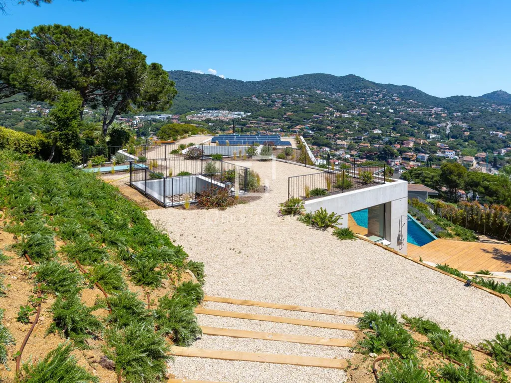 Bassein - New Build Villa with Sea View in Cabrils