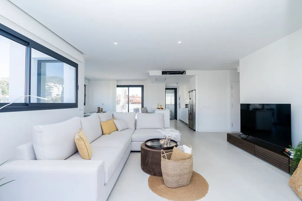 Elutuba - Luxury Penthouse with Pool in Fuengirola