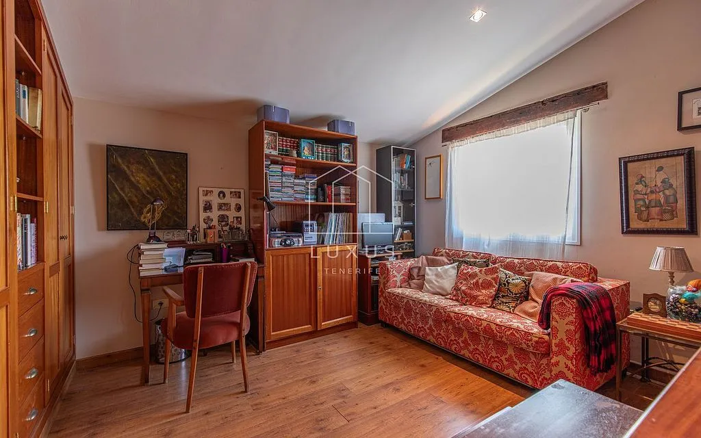Bureau - Luxury Villa with Pool in El Sauzal