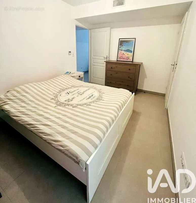 Bedrooms - T2 with Pool and Balcony in Bandol
