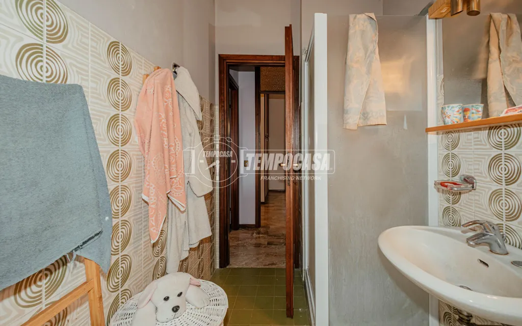 Salles de bain - Renovated Apartment with Balconies in Vigevano