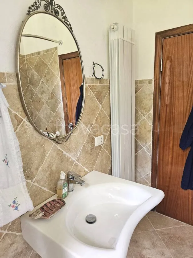 Salles de bain - Panoramic Apartment with Garden in Lisciano Niccone