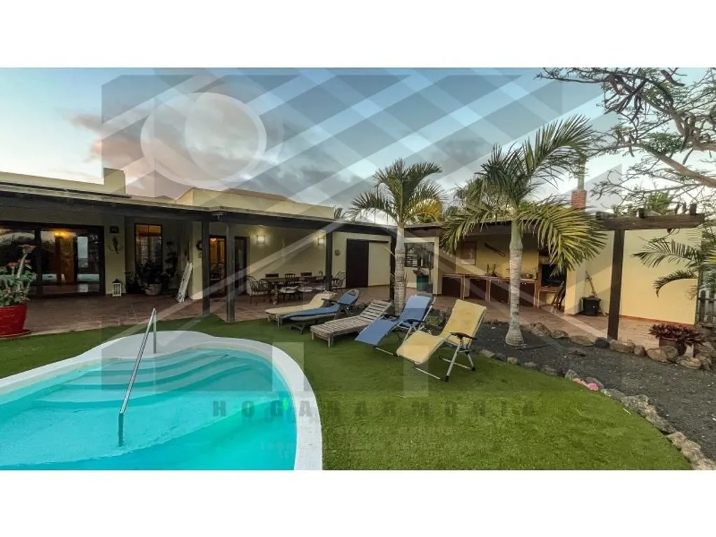 Bassein - Luxury Villa with Dual Pools in Lajares