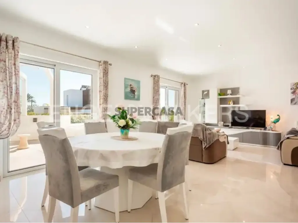 Söögituba - Modern Villa with Sea Views in Lagoa