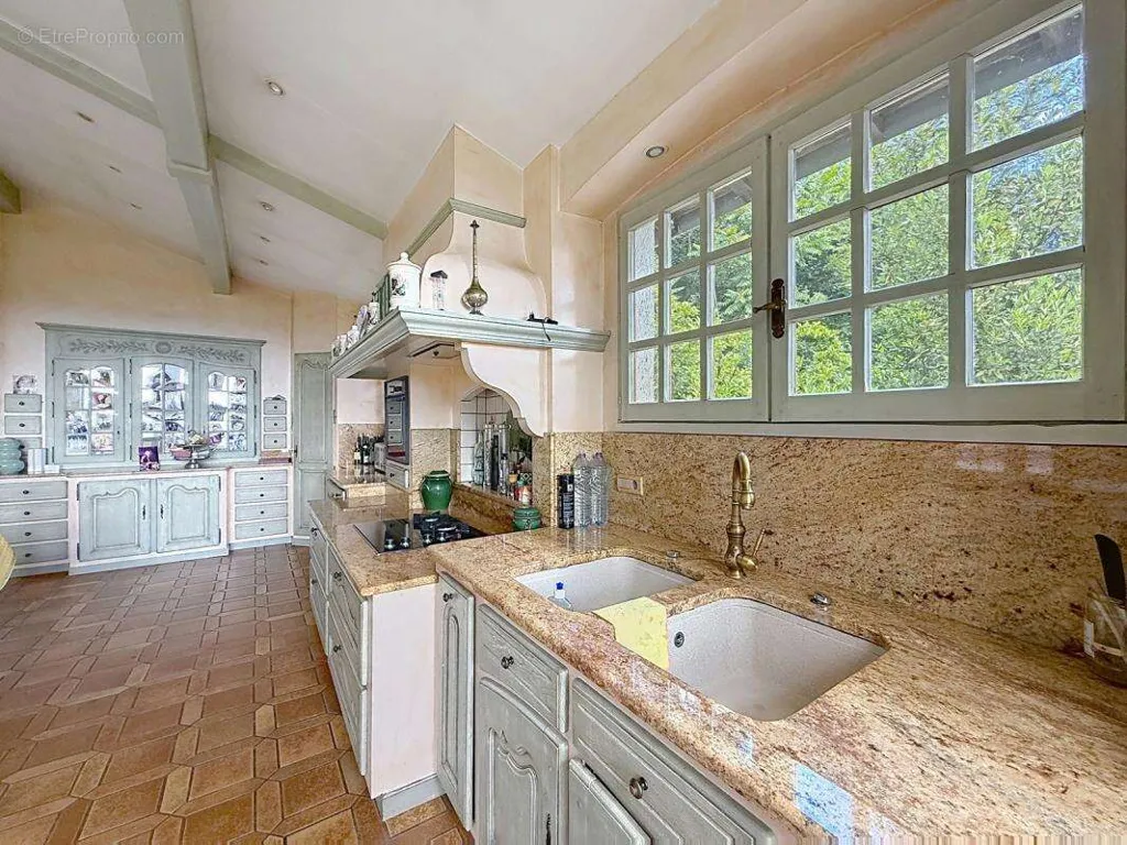 Cucina - Character House with Panoramic View in Caluire-et-Cuire