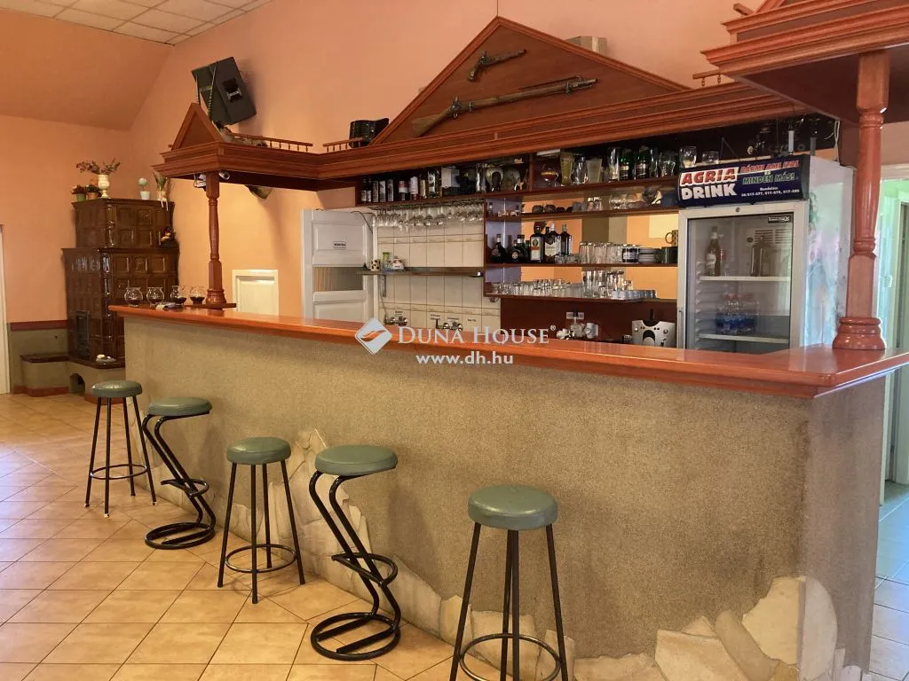 Pièces - Restaurant Unit with Garden in Váraszó, Heves
