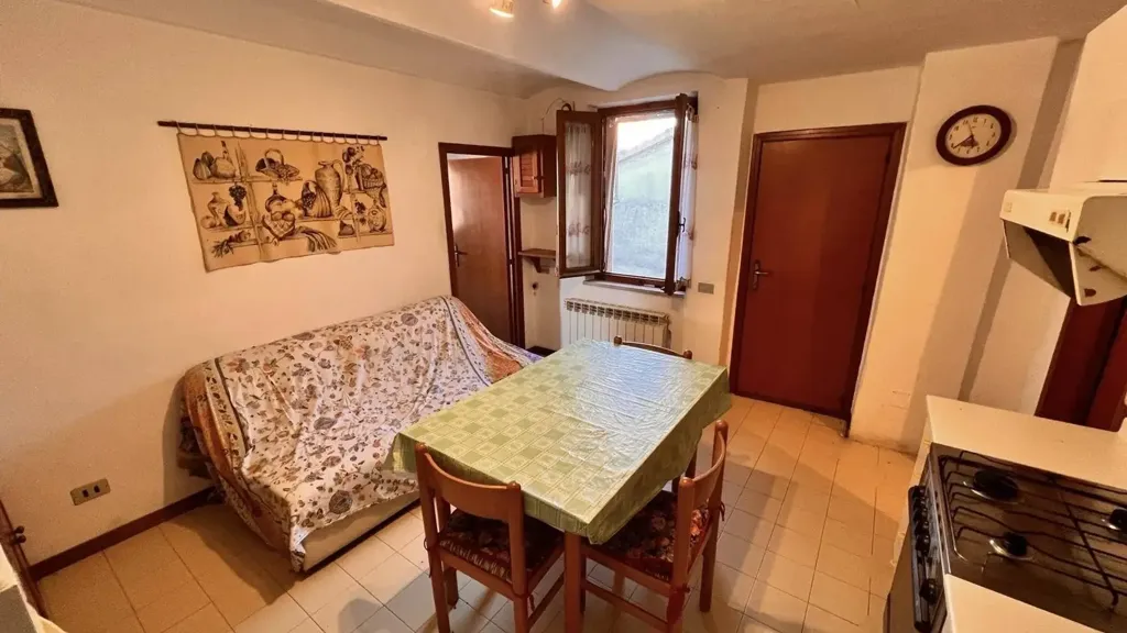Söögituba - Historic Townhouse with Courtyard in Fabriano