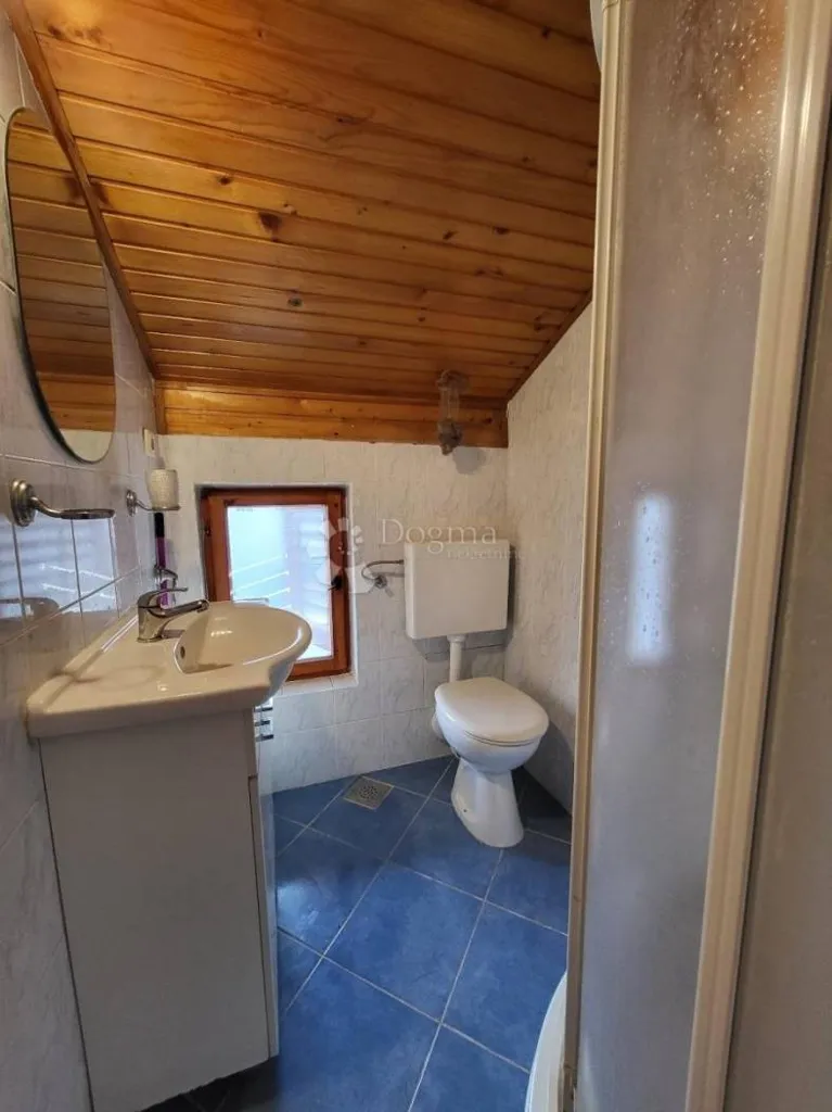 Vannitoad - Two-Storey Apartment with Terrace in Nin