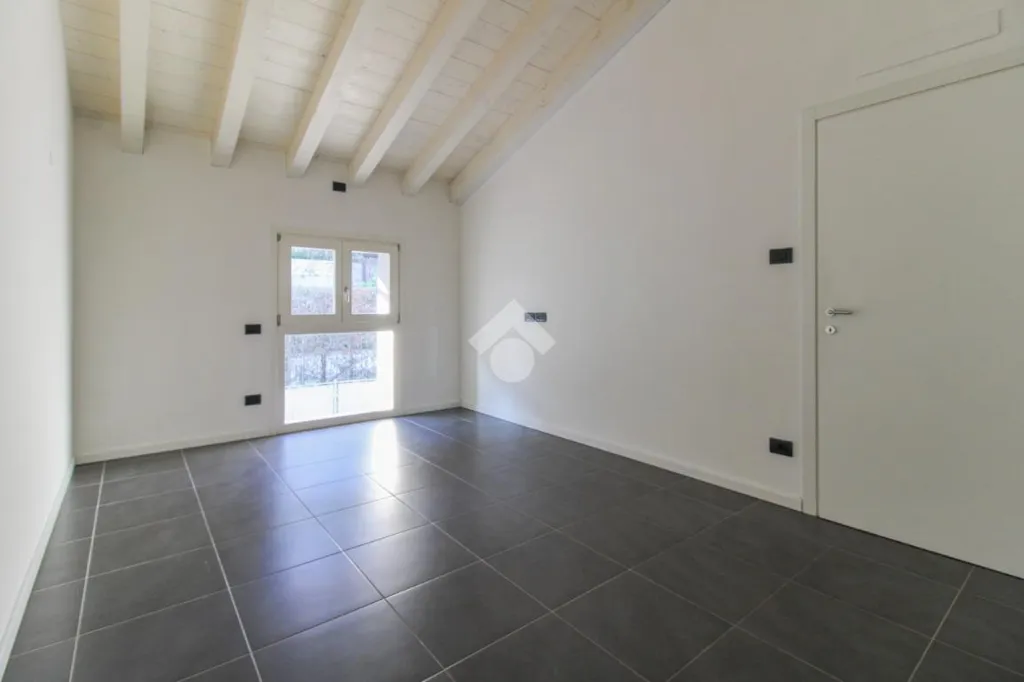Toad - Trilocale with Private Balcony in Roè Volciano