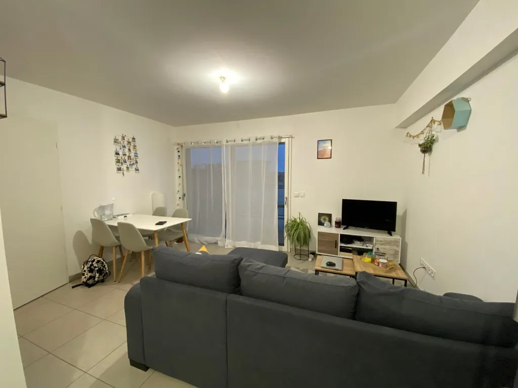 Soggiorno - Modern Flat with Balcony in Valence