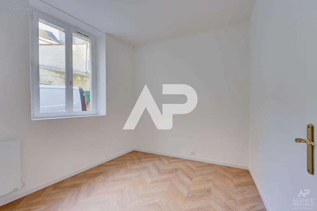 Toad - Studio with Balcony in Rueil-Malmaison Centre