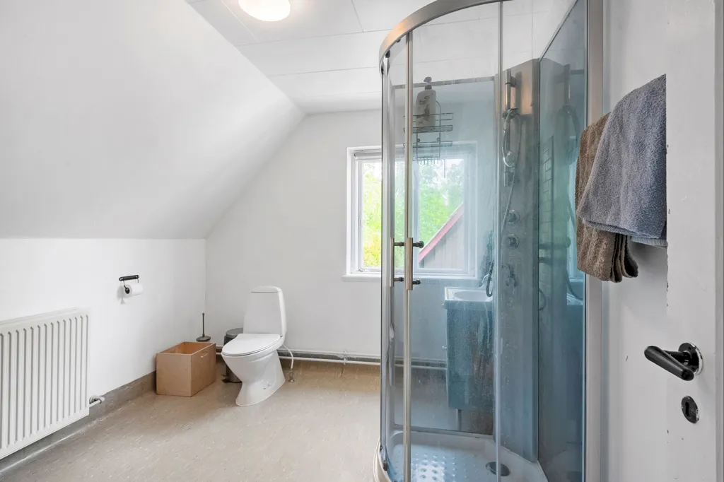 Bathrooms - Villa with Extensive Grounds in Tessebølle