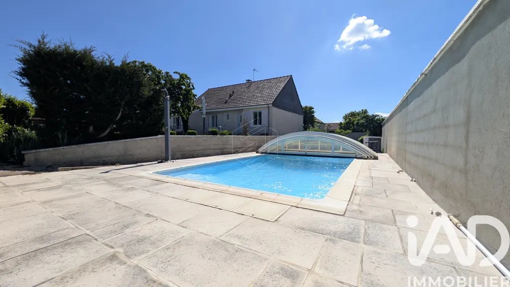 Bassein - Traditional House with Pool near Dijon