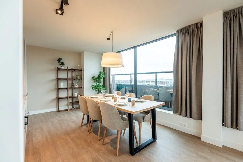 Söögituba - Penthouse with City View in Rotterdam