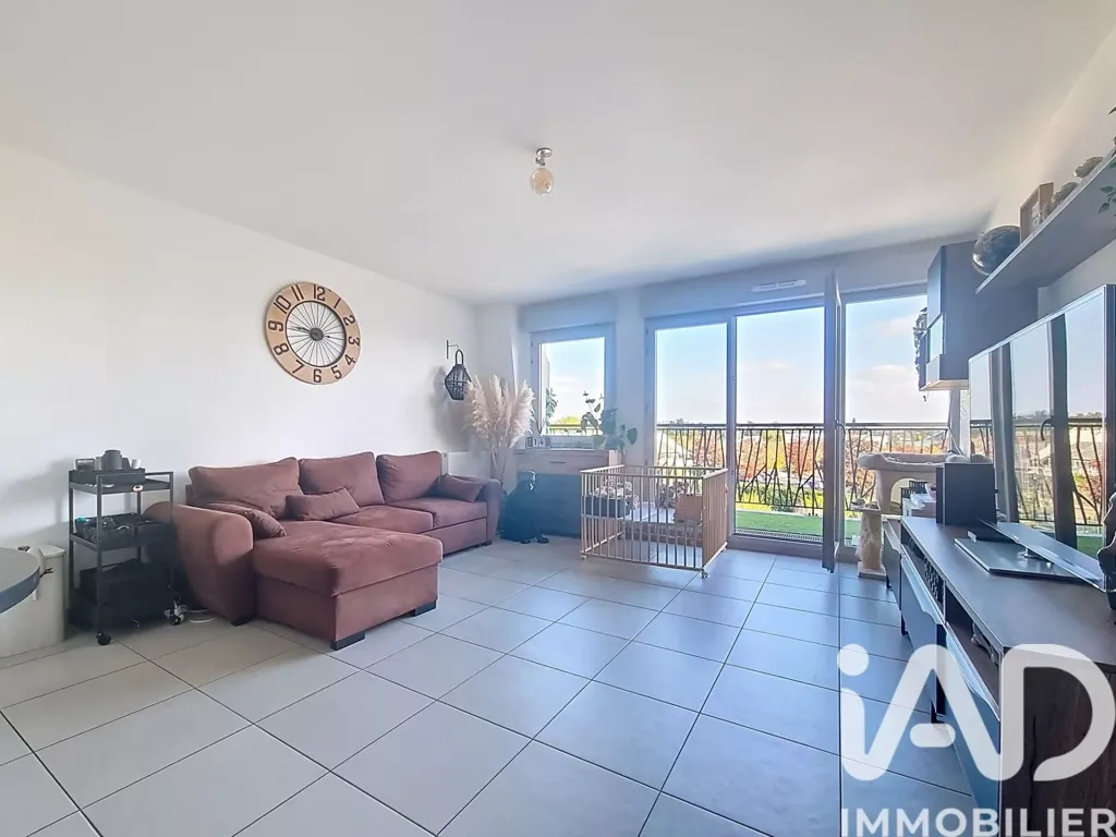 Séjour - Appartement BBC avec Balcon au Centre d'Ozoir-la-Ferrière