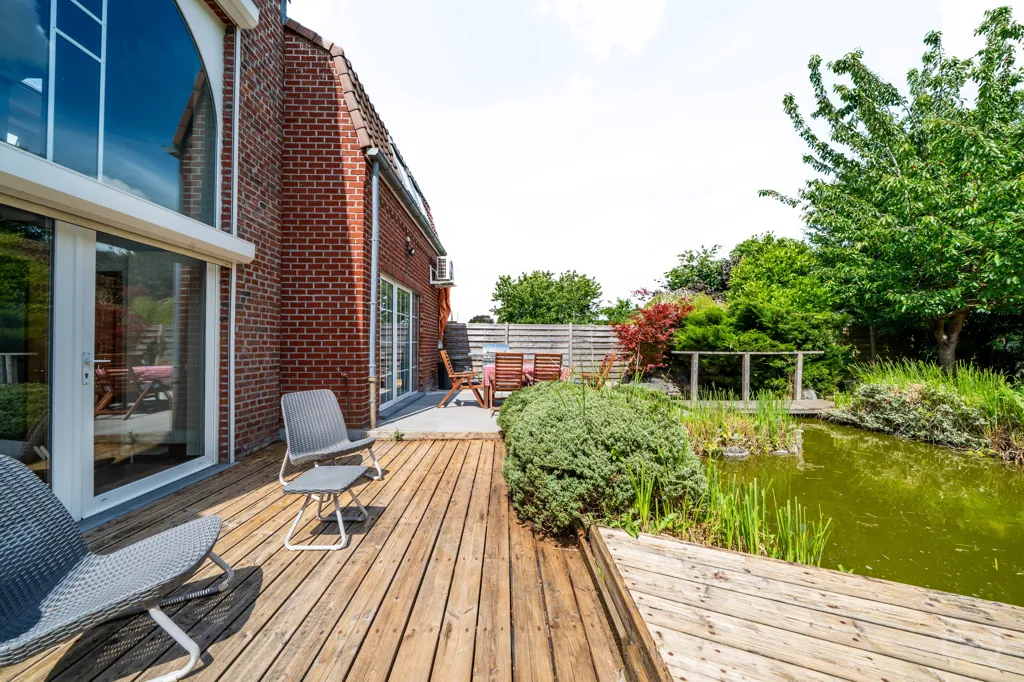 Terrass - Three-Storey House with Terrace in Bray