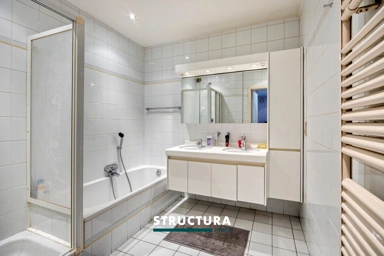Vannitoad - Spacious Apartment with Terrace in Residency