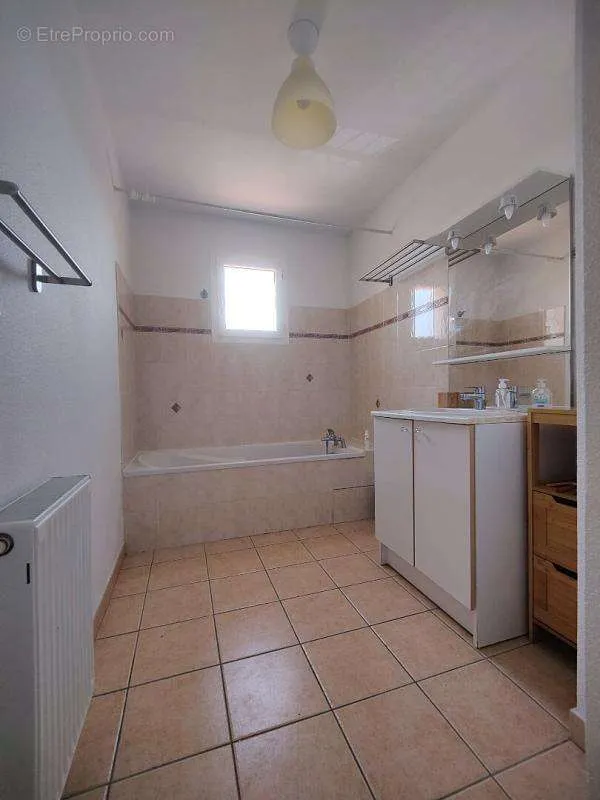 Vannitoad - Luxury House with Cathedral Ceiling in La Buisse