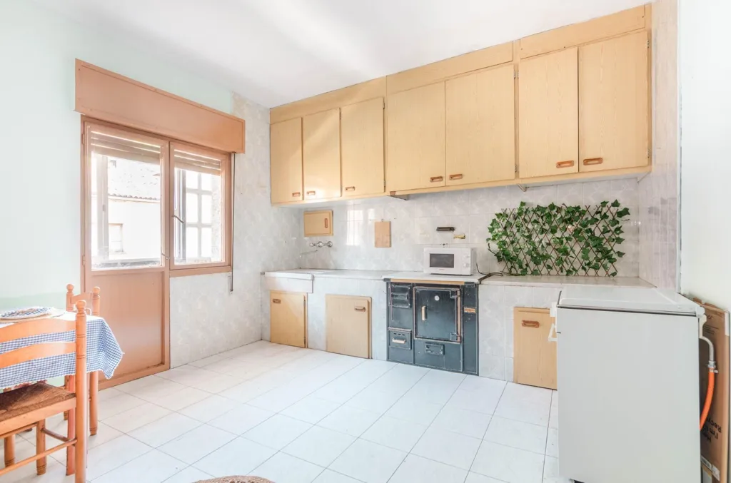 Cuisine - Apartment with Central Location in La Ara, Asturias