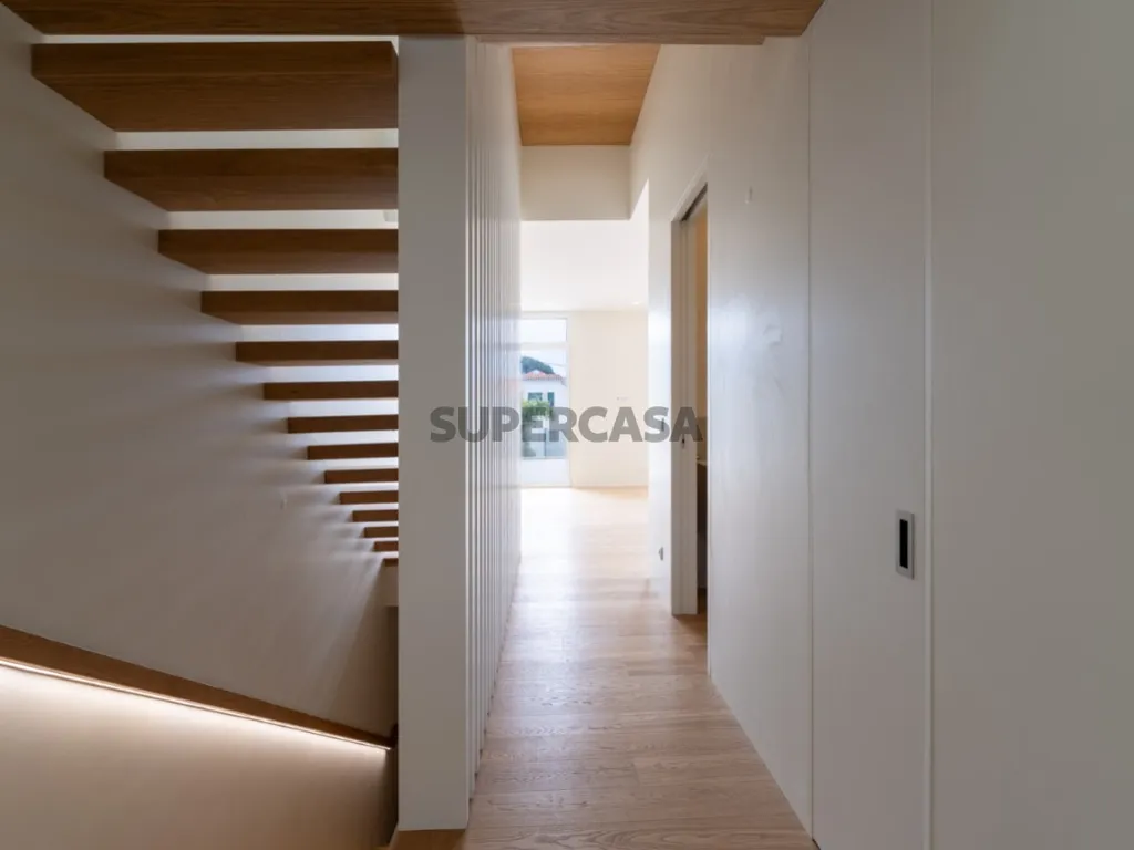 Toad - Contemporary Villa with Pool in Estoril